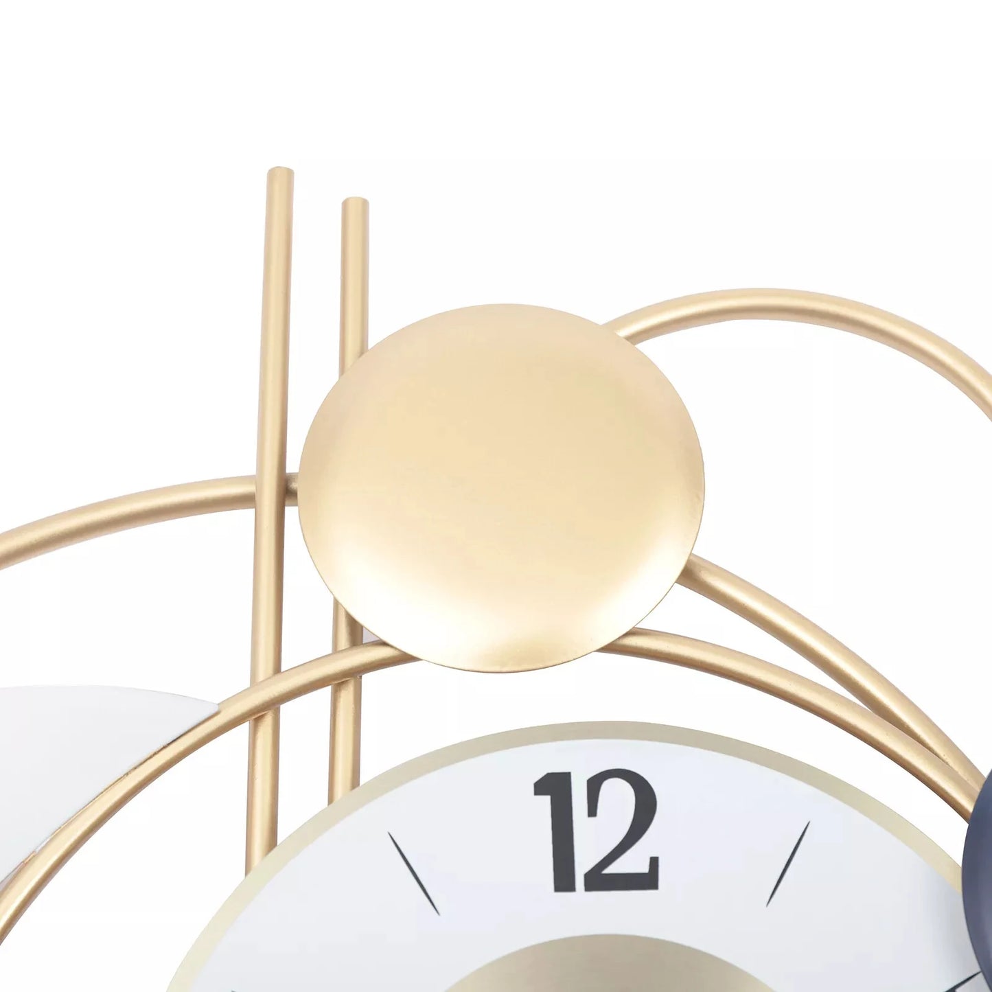 🕰️ “Art in Motion” – Modern Nordic Wall Clock in Matte Gold-Tone with Sculptural Detail